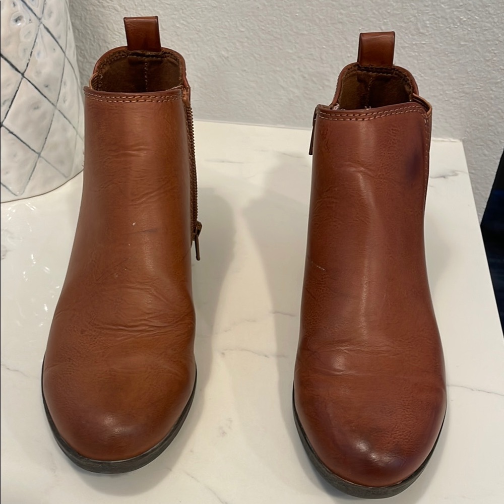 SO Brown Ankle Boots with Elastic Panels